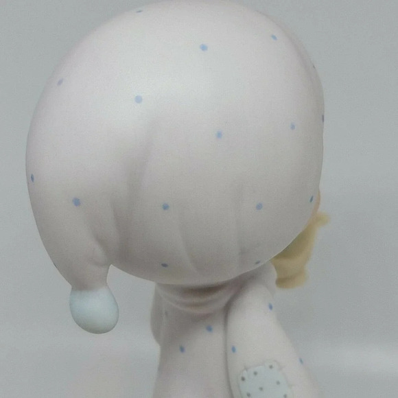 PRECIOUS MOMENTS FIGURINES "Jesus is the light that Shines" Child in Pajamas - Picture 3 of 12